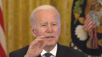 joe biden insulto a un periodista pensando que el microfono estaba apagado