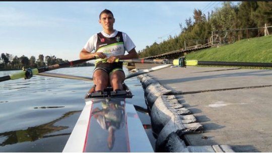 Jhonatan Esquivel, remero