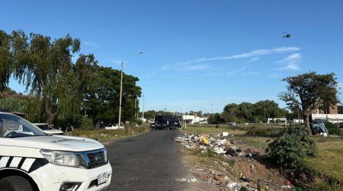 Operativo de la Policía en Boix y Merino. Foto: María Eugenia Scognamiglio, Subrayado.