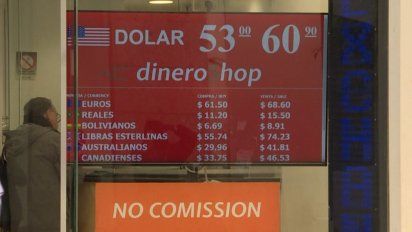 Foto: el dólar en Argentina saltó a 60 pesos tras las elecciones internas del domingo.