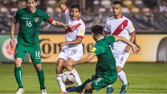 Perú le ganó 2 a 1 a Bolivia y sigue soñando con ir al Mundial de Rusia