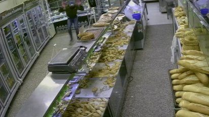 un policia que pasaba por una panaderia frustro intento de rapina