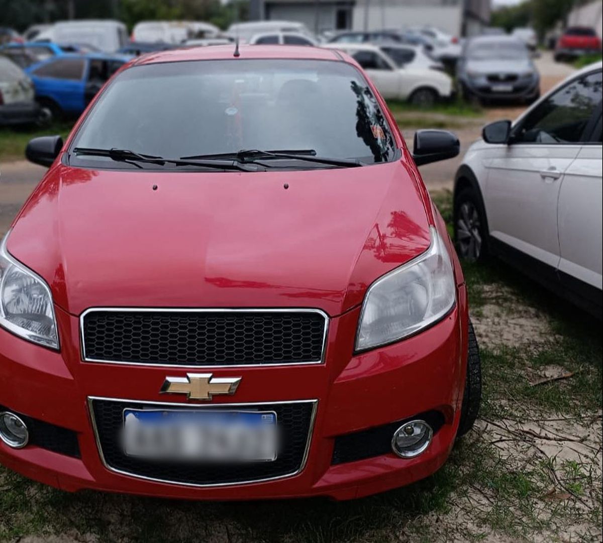 Foto cedida a Subrayado. El auto utilizado por los delincuentes, incautado. Foto cedida a Subrayado. El auto utilizado por los delincuentes, incautado.