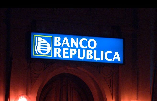banco-republica-fachada-sucursal-cerro