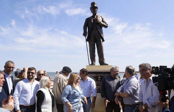 Foto: Intendencia de Maldonado. Estatua en homenaje a Francisco Piria.