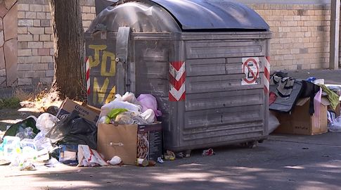 Contenedores de residuos en Montevideo. Diciembre de 2025.&nbsp;