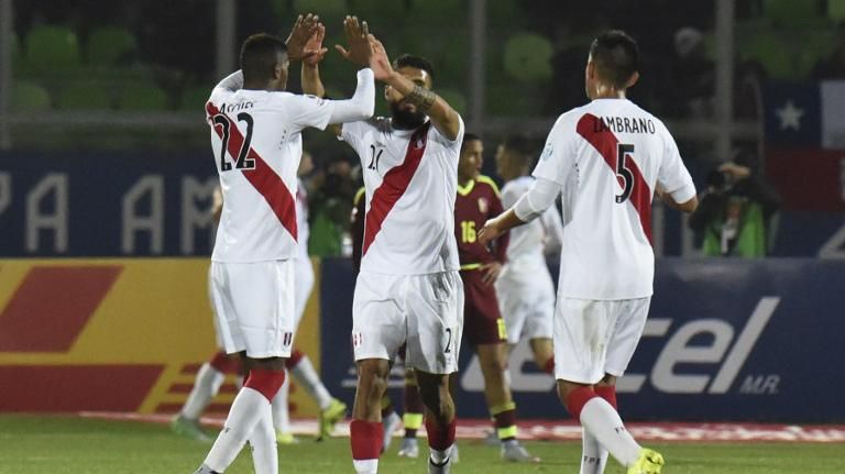 Perú le ganó 1-0 a Venezuela y están todos con 3 puntos en el Grupo C