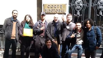 partido libertario del uruguay alcanzo las firmas necesarias y fue presentado ante la corte electoral