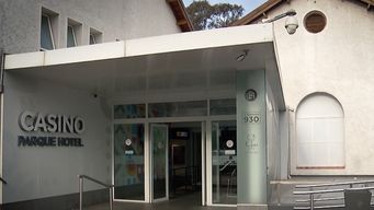 casino parque hotel atraviesa una situacion complicada; ediles debaten su futuro en la junta departamental
