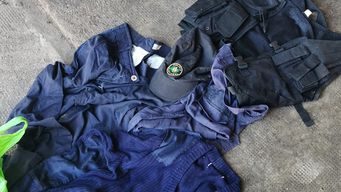 Incautaciones en allanamientos en el barrio Marconi. Foto: Miguel Chagas.&nbsp;