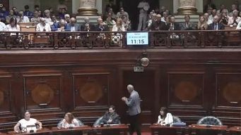 se realizo una sesion especial del parlamento en memoria de las victimas del holocausto