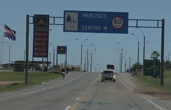 entrada-soriano-mercedes-cartel-ruta-banderas.jpg