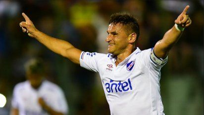 nacional empato 4-4 con river plate y gano por penales el primer partido del ano