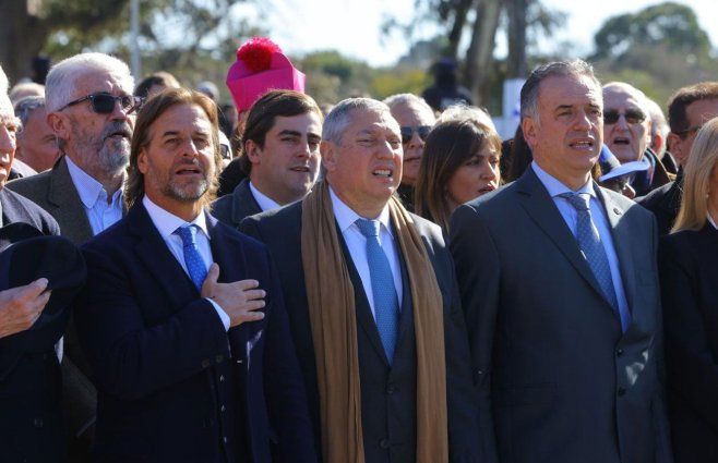 Presidente Orsi junto al intendente Enciso y el expresidente Lacalle Pou. Foto: FocoUy