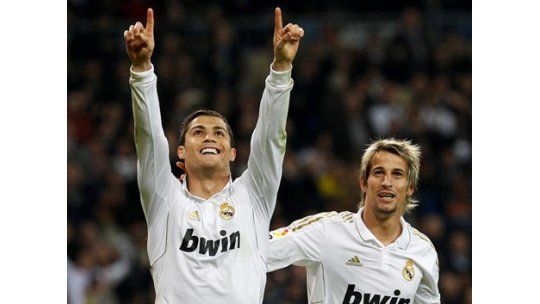 Ronaldo le saca a Messi el liderato en la tabla de goleadores