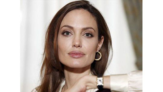 Tía de Angelina Jolie muere de cáncer de mama
