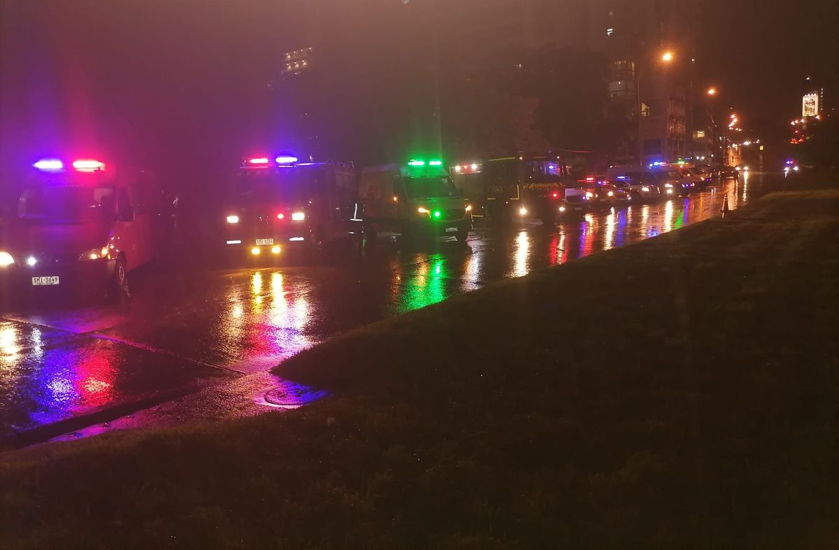 Foto cedida a Subrayado. Unidades de emergencia trabajan en la zona, en avenita Italia. Foto cedida a Subrayado. Unidades de emergencia trabajan en la zona, en avenita Italia.