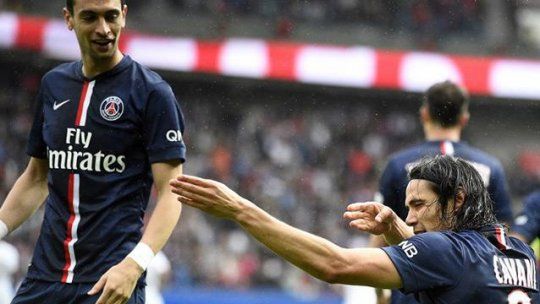 cavani festejo gol afp