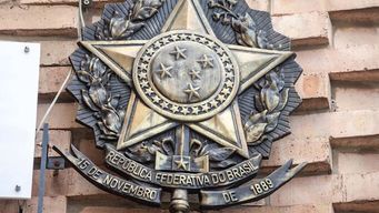 robaron el escudo de bronce del consulado de brasil en rivera; pesa 4 kilos y vale 700 dolares