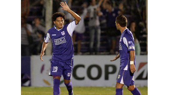 Defensor ganó en la altura de Huancayo y está casi clasificado