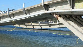 comerciantes de la barra en alerta por estado del puente piden instalacion de plataformas del ejercito