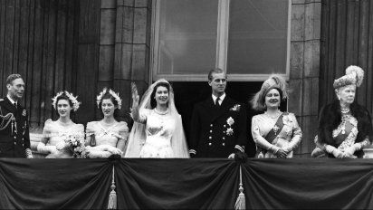 plebeyos, neonazis y divorcios: tres generaciones de bodas reales en gran bretana