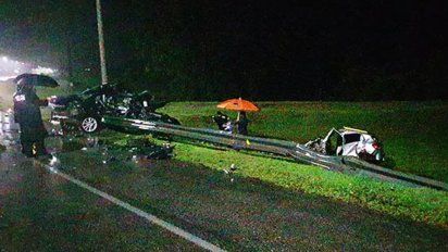 cinco muertos dejo un choque frontal entre dos autos en san carlos