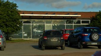 seis menores de entre 8 y 15 anos fueron abusados por un abuelo y un tio; uno a prision y tobillera al otro