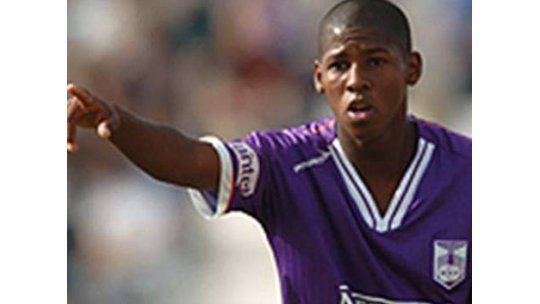 Federico Pintos, joya de Defensor, quiere rescindir su contrato