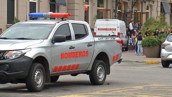 Foto: Subrayado. Bomberos en shopping Punta Carretas, asiste a llamado por amenaza de bomba.