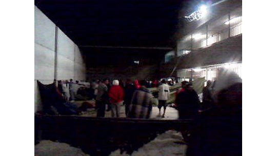 Así duermen reclusos alojados en el patio del módulo 8 de Comcar