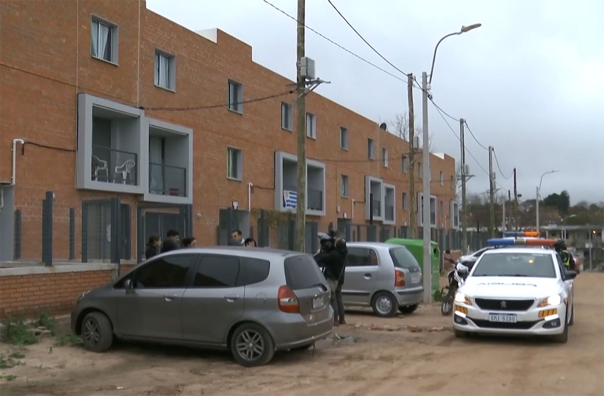 Joven denunció que al grito de "policía" cinco delincuentes coparon su vivienda y lo encerraron en el baño