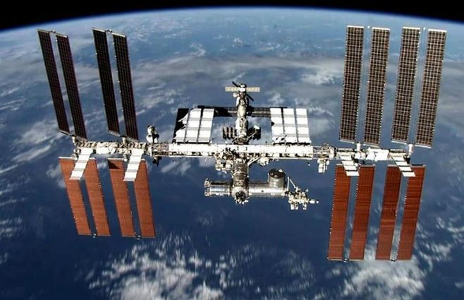 La estación internacional recibirá turistas.