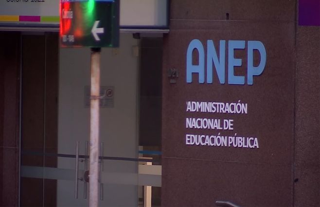 anep-cartel-edificio-central-letras