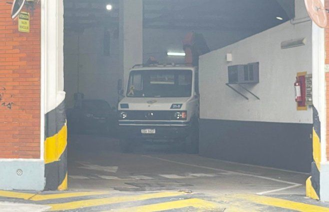 Foto: Subrayado. Guinche al servicio de la IMM; a ese lugar fue llevado el auto.