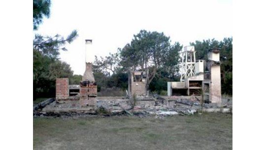 Incendio intencional destruye sexta casa en Oceanía del Polonio