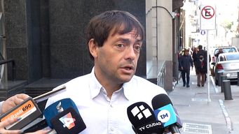 director del fa presento nueva documentacion en fiscalia por investigacion sobre antel arena