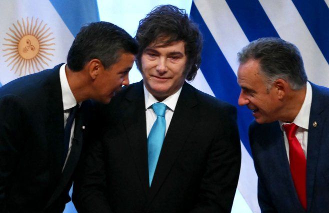 Foto: AFP. Presidentes Santiago Peña (Paraguay), Javier Milei (Argentina) y Yamandú Orsi (Uruguay).