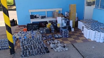 aduanas incauto gran variedad de productos para barberias ingresados de contrabando por 1.500.000 pesos