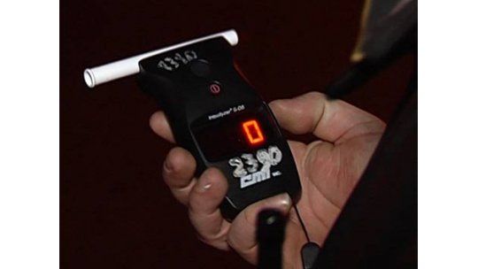Recomiendan no beber alcohol 10 horas antes de conducir