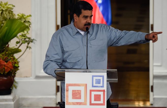 NICOLAS-MADURO-DISCURSO-FRENTE-A-PODIO-AFP.jpg