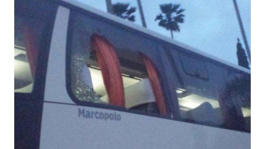 ómnibus de Peñarol apedreado