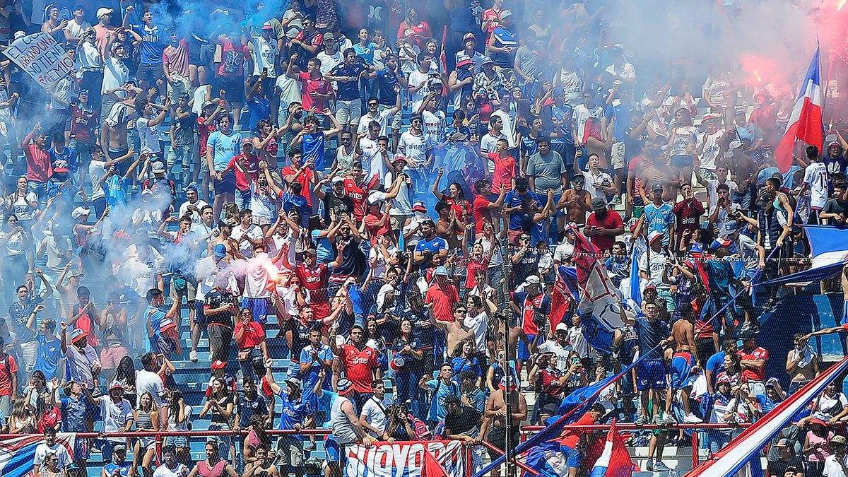 Intermedio: Racing derrotó 4-1 a Plaza Colonia en el Parque Roberto por el  grupo B