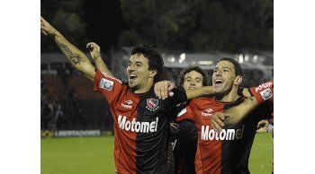 Newells a semifinales de Libertadores tras definición infartante