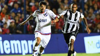 Wanderers lo hizo de nuevo: goleó a Nacional 4 a 1 en el Parque Central