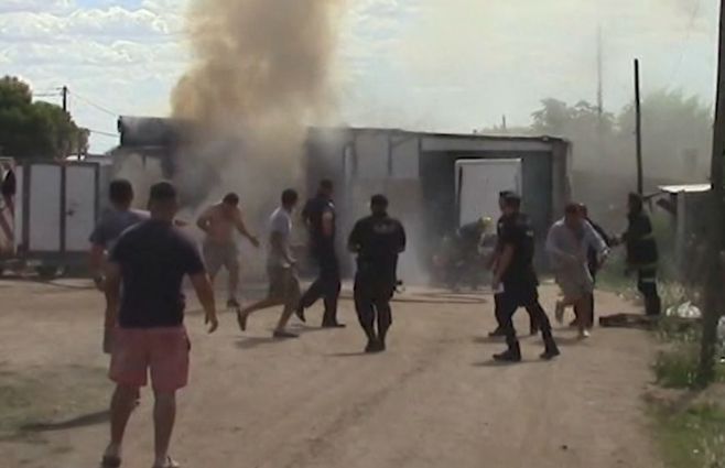 El momento de la explosión durante el incendio en la cámara frigorífica.&nbsp;