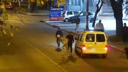 hurtos y rapinas: hombre y mujer detenidos tras destrozar autos para intentar robarlos