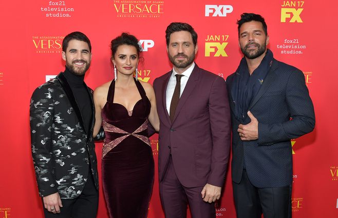 penelope-cruz-edgar-ramirez-ricky-martin-versace-AFP.jpg
