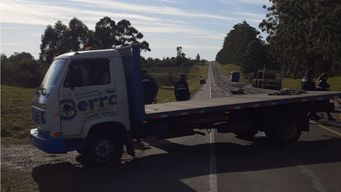 choque multiple en salto dejo un motociclista muerto y otro herido