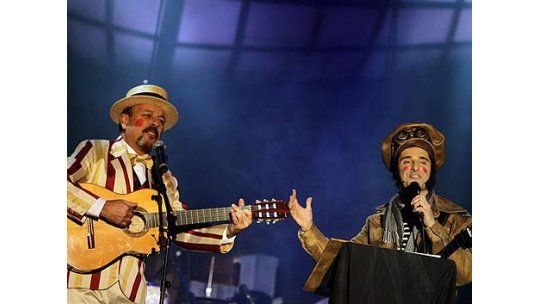 Jorge Drexler conquistó el carnaval de Cádiz con su pregón